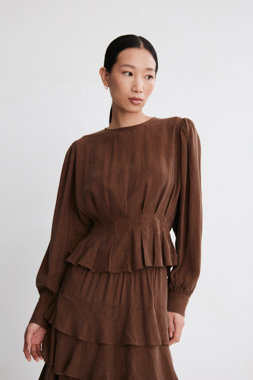 Blusa Pliegues Marrón Solstice