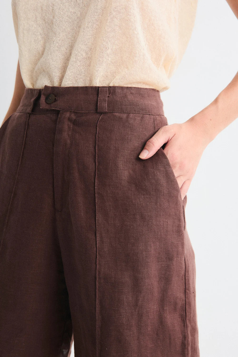 Bermudas Arani Marrón