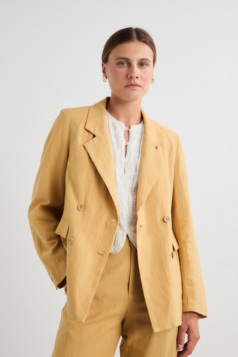 Blazer Amarilla Akira