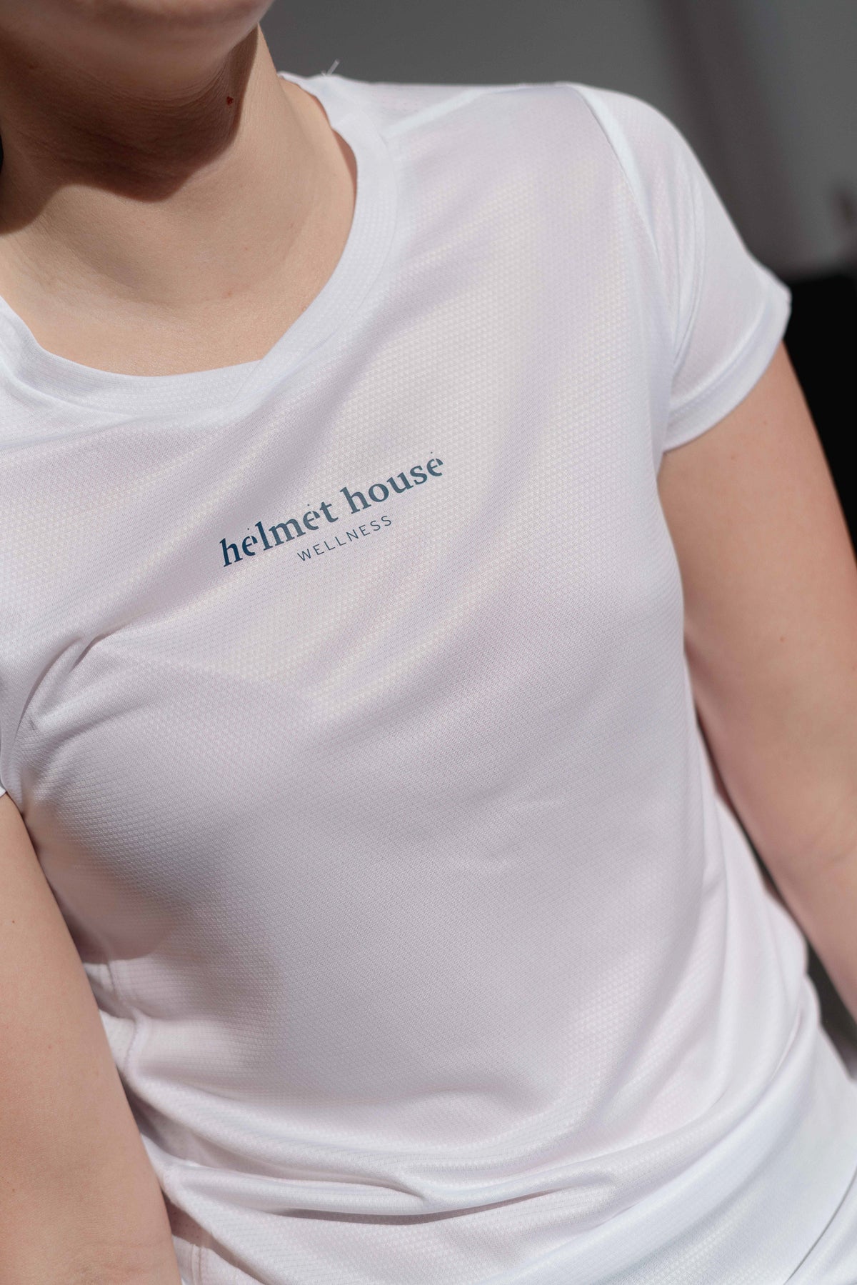 Camiseta Wellness Helmet Blanca
