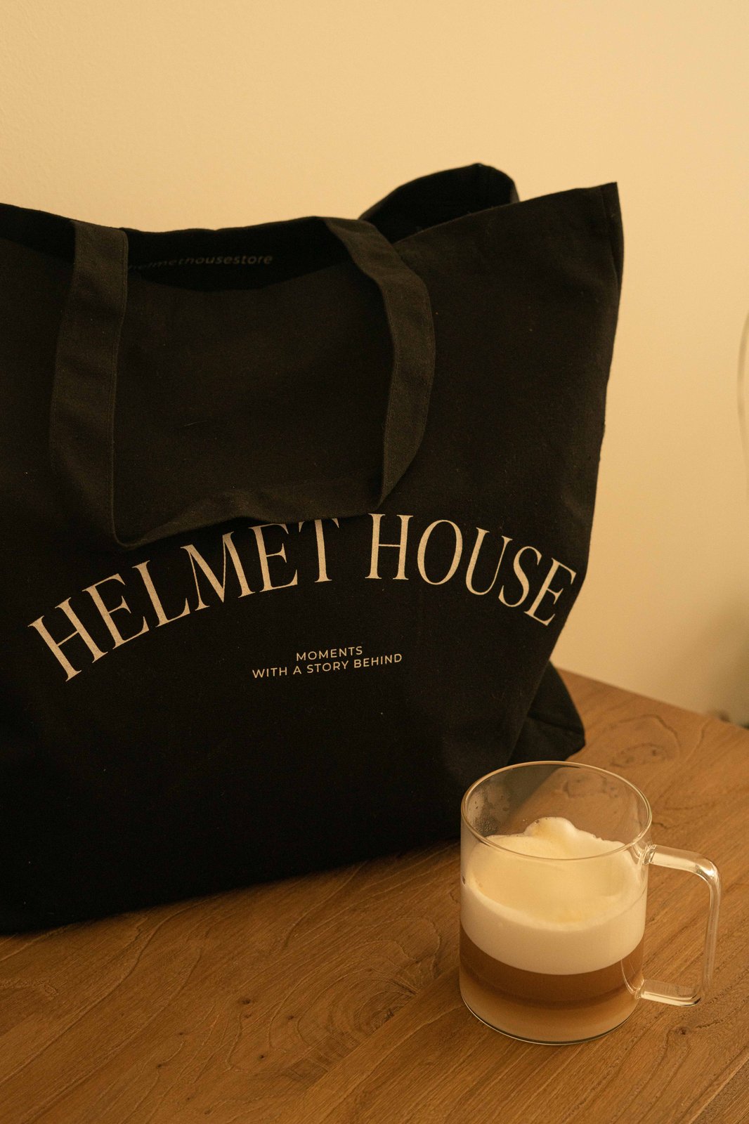 Tote Bag Helmet House Negro