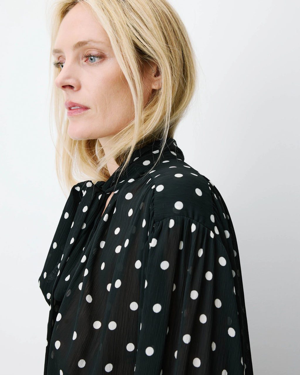 Blusa Lunares y Lazo Angelica