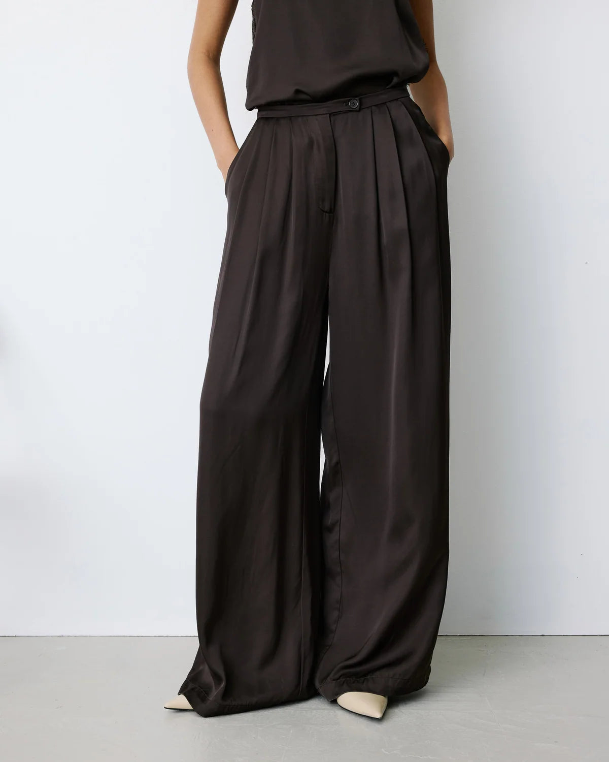 Pantalón Satén Barnabe Marrón