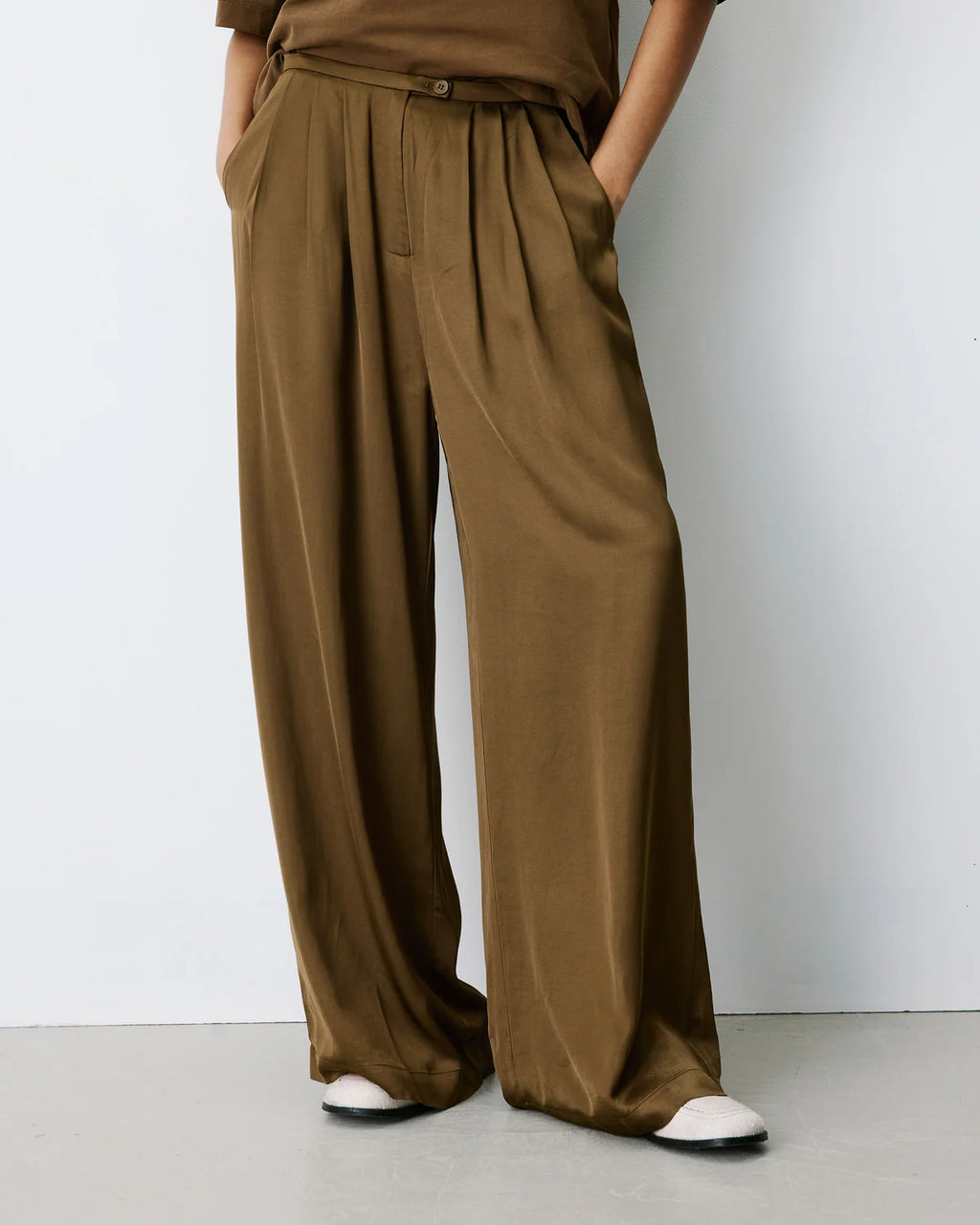 Pantalón Satén Barnabe Oliva
