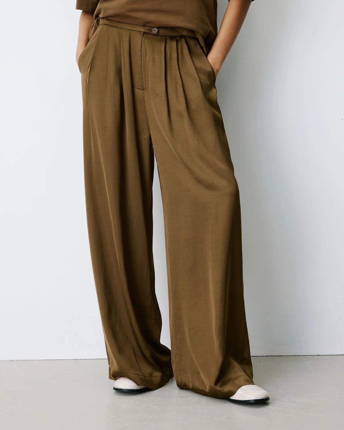 Pantalón Satén Barnabe Oliva