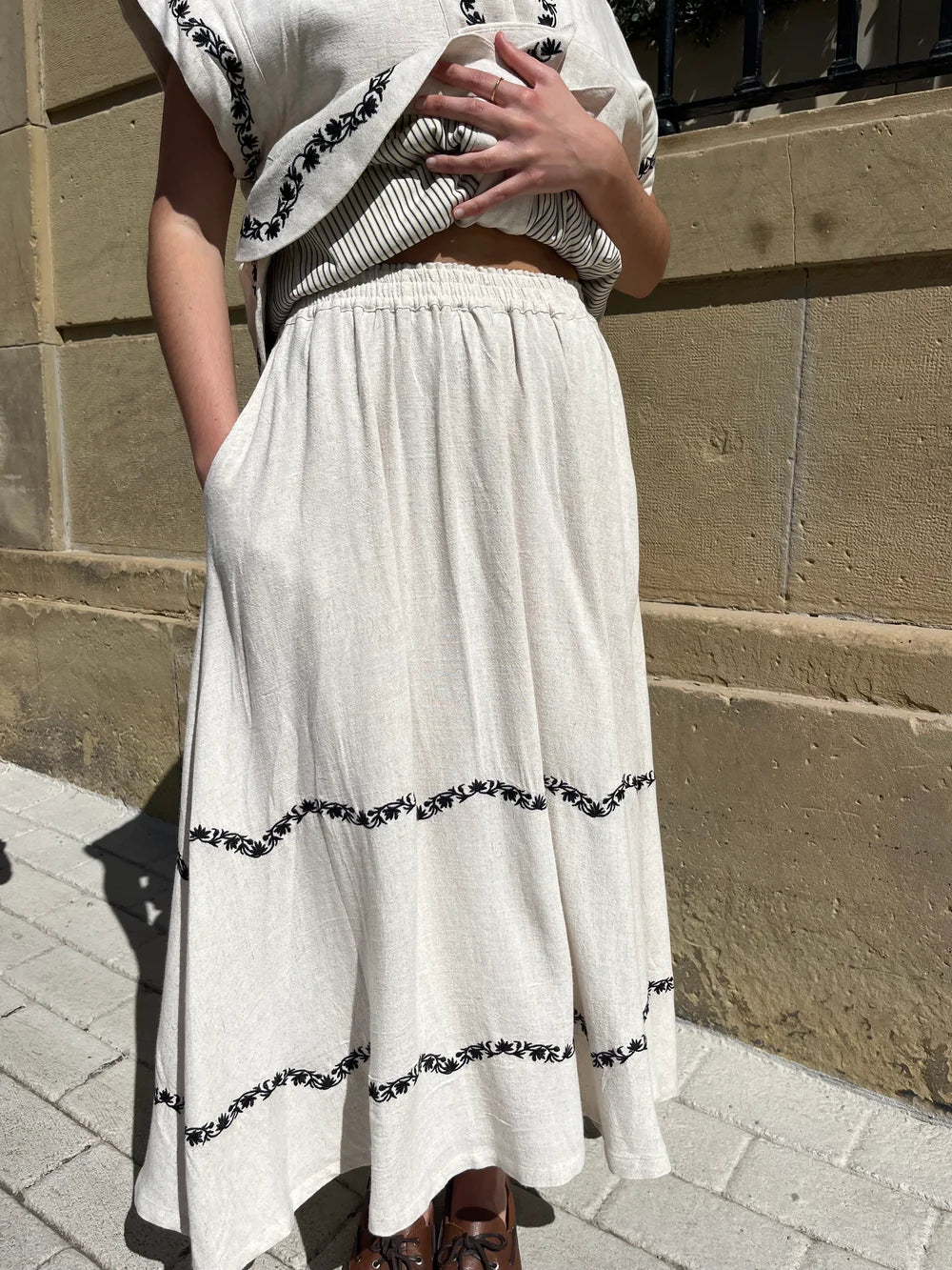 Falda Aella Beige