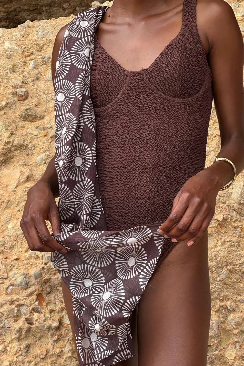 Pareo Samis Marrón