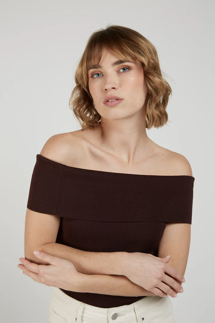 Top Damaris Marrón